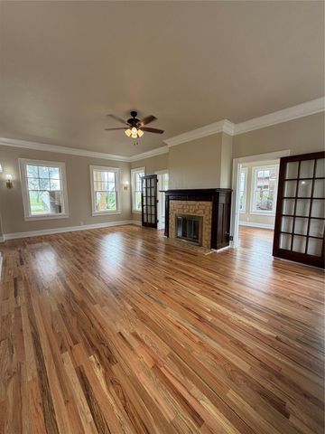 2149 Lakeshore Drive, Port Arthur, TX 77640