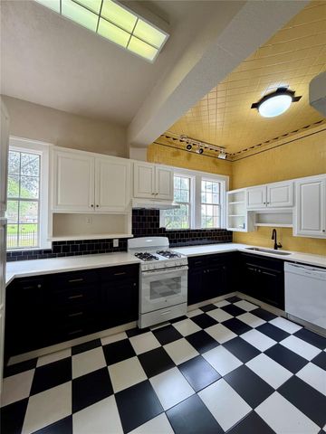 2149 Lakeshore Drive, Port Arthur, TX 77640