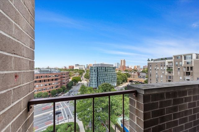 44 Washington St 1105, Brookline, MA 02445