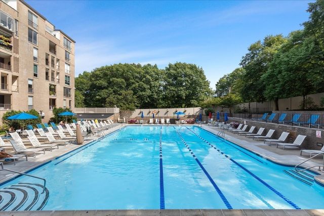 44 Washington St 1105, Brookline, MA 02445