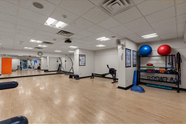 44 Washington St 1105, Brookline, MA 02445