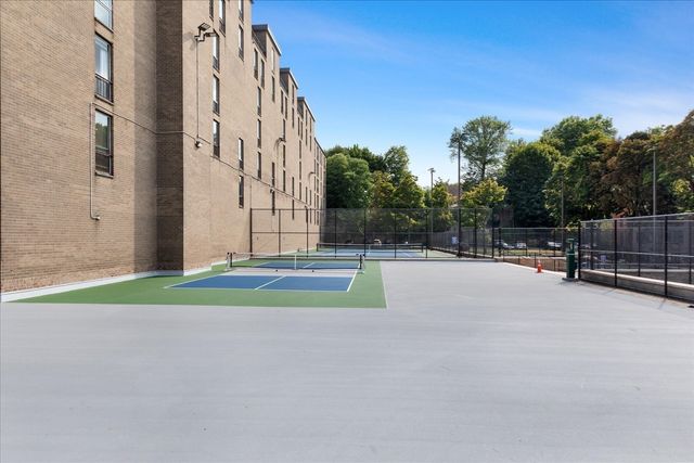 44 Washington St 1105, Brookline, MA 02445