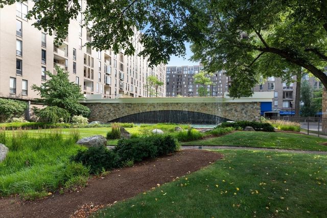 44 Washington St 1105, Brookline, MA 02445