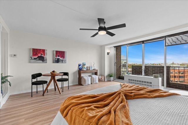 44 Washington St 1105, Brookline, MA 02445