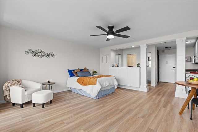 44 Washington St 1105, Brookline, MA 02445
