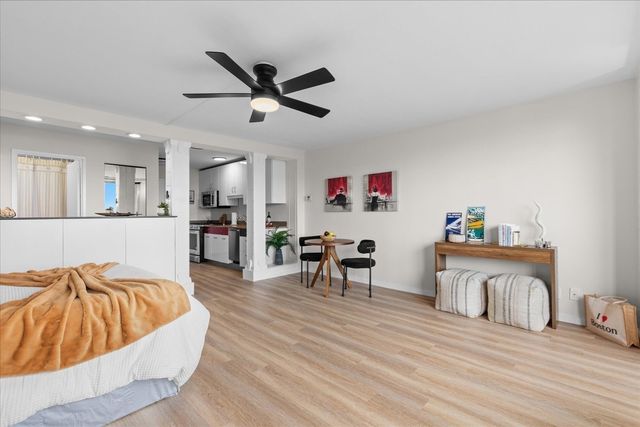 44 Washington St 1105, Brookline, MA 02445