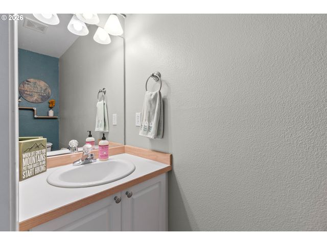 15419 Se DAFFODIL Pl, Clackamas, OR 97015