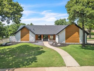 1205 Shalamar Road, Edmond, OK 73013