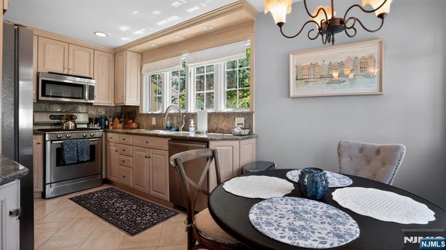 230 Satterthwaite Avenue, Nutley, NJ 07110