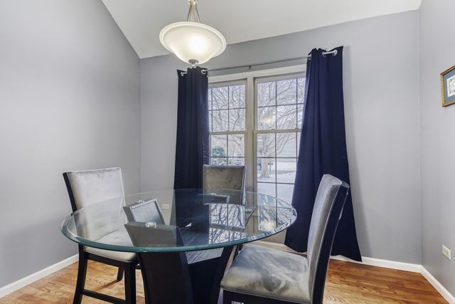 2714 Lake Side Circle, Joliet, IL 60431