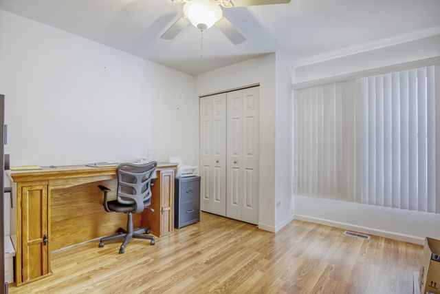 2714 Lake Side Circle, Joliet, IL 60431