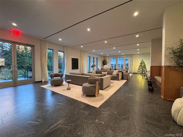 13327 39th Avenue PHC, Flushing, NY 11354