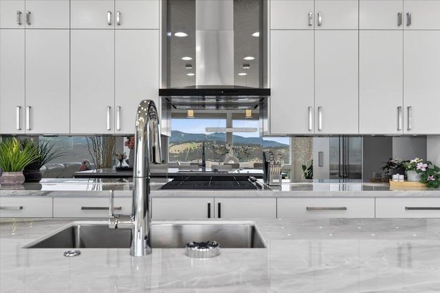 175 N Chief Garry Dr, Liberty Lake, WA 99019