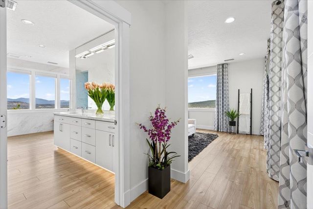 175 N Chief Garry Dr, Liberty Lake, WA 99019