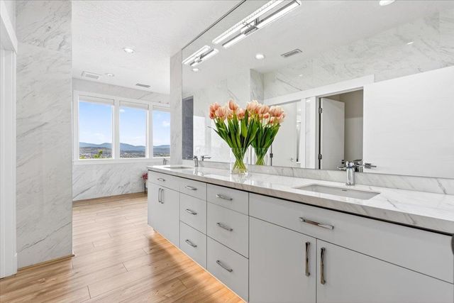 175 N Chief Garry Dr, Liberty Lake, WA 99019