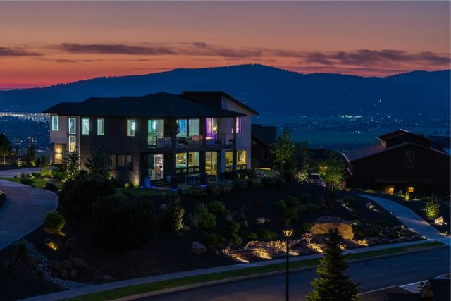 175 N Chief Garry Dr, Liberty Lake, WA 99019