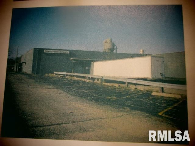 1034 NE ADAMS Street, Peoria, IL 61603