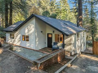 831 Hillcrest Drive, Felton, CA 95018