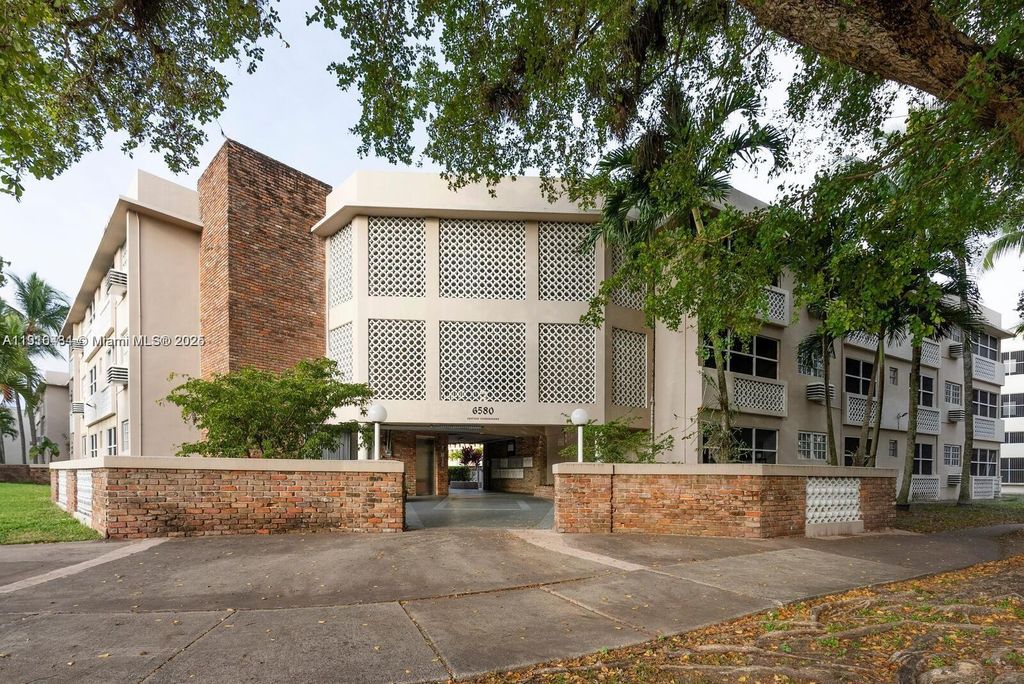 6580 Santona ST A32, Coral Gables, FL 33146