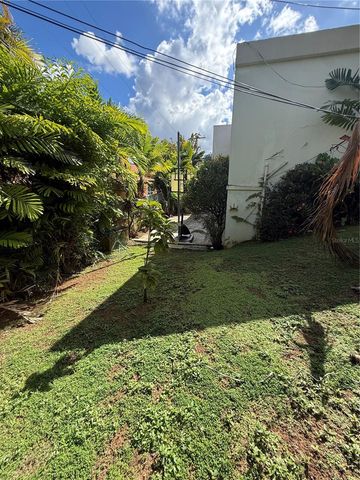 Garden Hills Sur HASTINGS Y-3 Y-3, Guaynabo, PR 00966