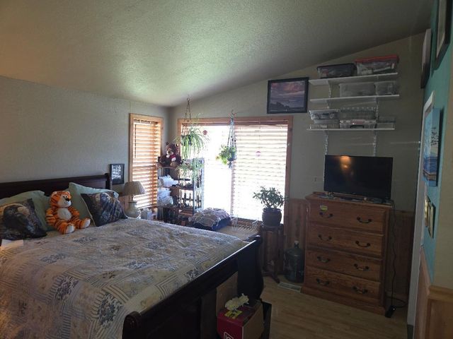 14204 Ravenwood Drive, Klamath Falls, OR 97601