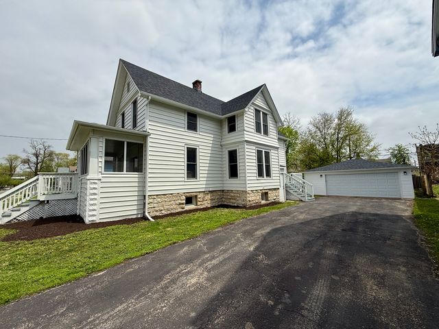 310 Pine Street, Joliet, IL 60435