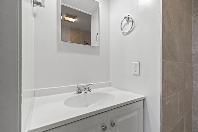 8705 N 13TH STREET, Tampa, FL 33604