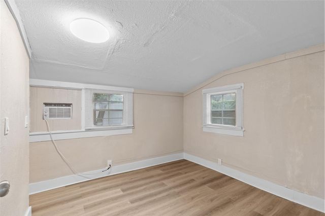 8705 N 13TH STREET, Tampa, FL 33604