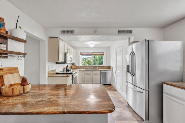 3018 JACKSON STREET N, St Petersburg, FL 33704