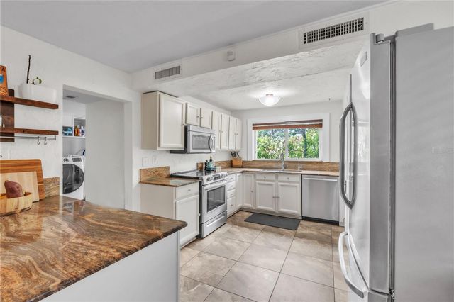 3018 JACKSON STREET N, St Petersburg, FL 33704