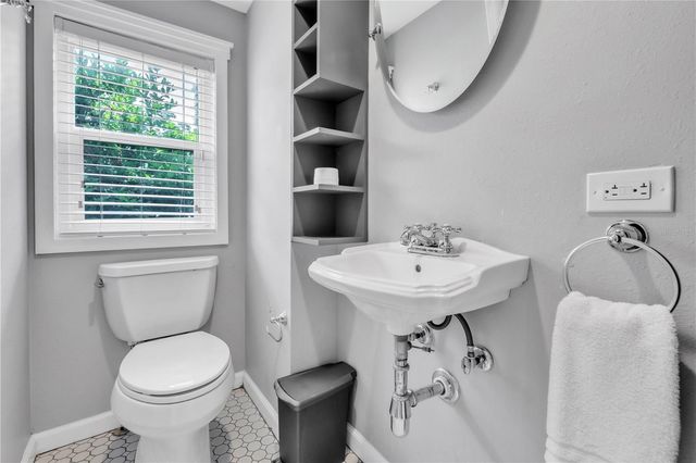 3018 JACKSON STREET N, St Petersburg, FL 33704