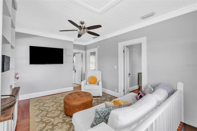 3018 JACKSON STREET N, St Petersburg, FL 33704