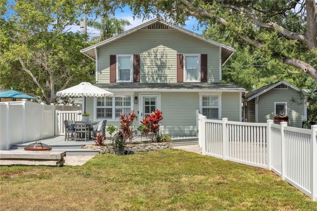 3018 JACKSON STREET N, St Petersburg, FL 33704