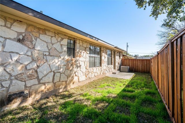 3800 Foust TRL B, Georgetown, TX 78628