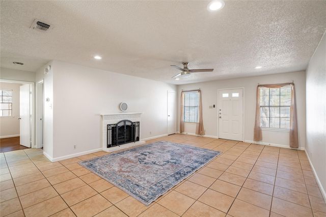 3800 Foust TRL B, Georgetown, TX 78628