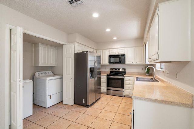 3800 Foust TRL B, Georgetown, TX 78628