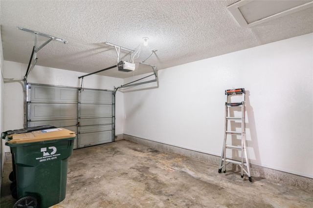 3800 Foust TRL B, Georgetown, TX 78628