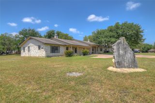 3800 Foust TRL B, Georgetown, TX 78628