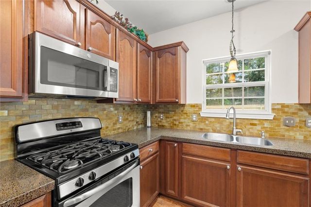 433 Highlands Loop, Woodstock, GA 30188