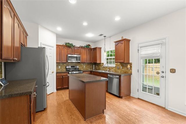 433 Highlands Loop, Woodstock, GA 30188