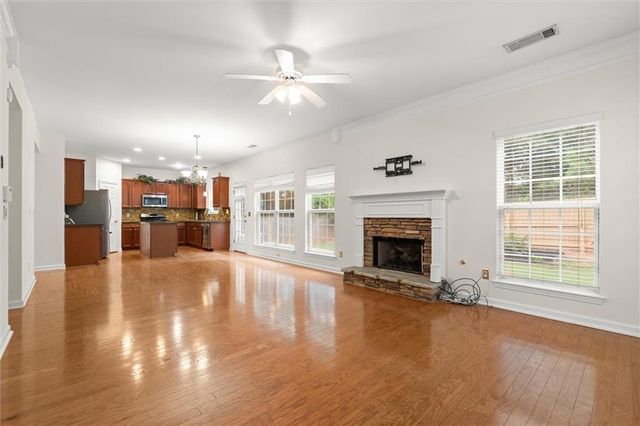 433 Highlands Loop, Woodstock, GA 30188