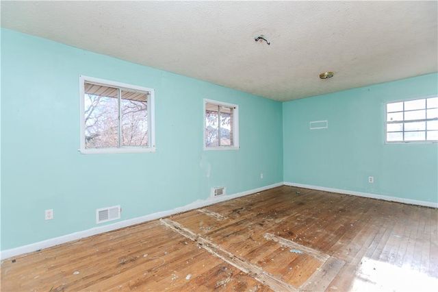 556 Roxbury Drive, Riverdale, GA 30274