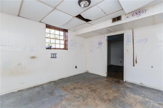 556 Roxbury Drive, Riverdale, GA 30274