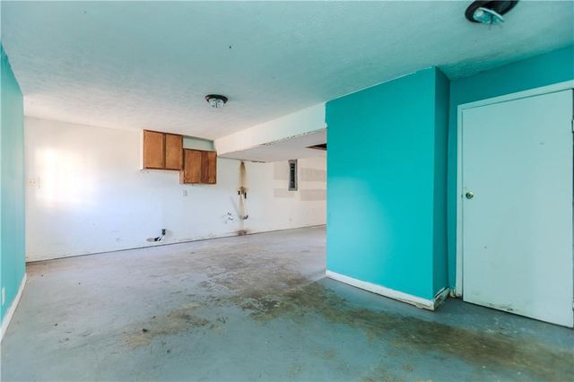 556 Roxbury Drive, Riverdale, GA 30274