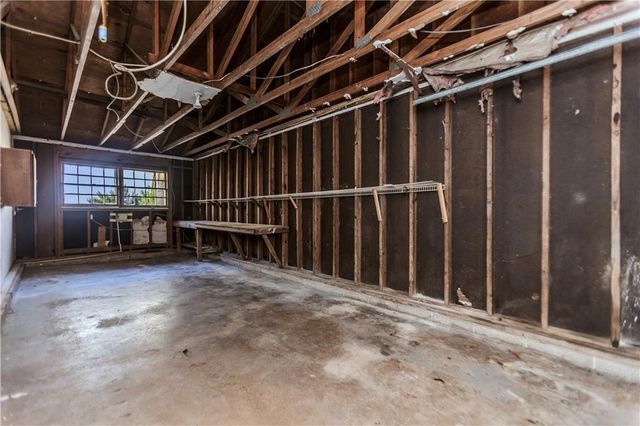 556 Roxbury Drive, Riverdale, GA 30274