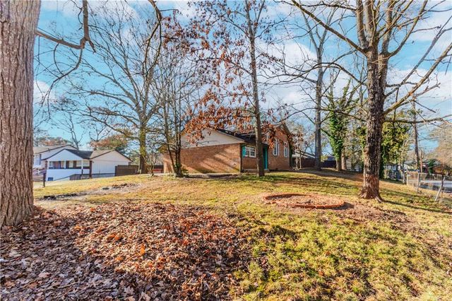 556 Roxbury Drive, Riverdale, GA 30274