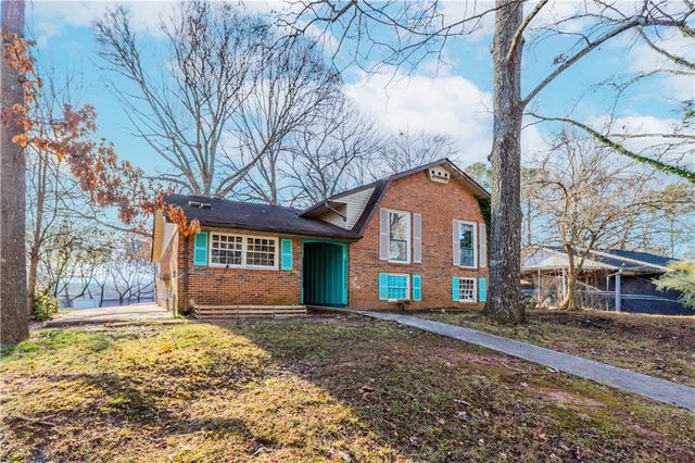 556 Roxbury Drive, Riverdale, GA 30274