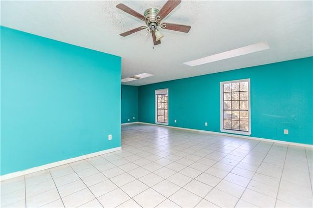 556 Roxbury Drive, Riverdale, GA 30274