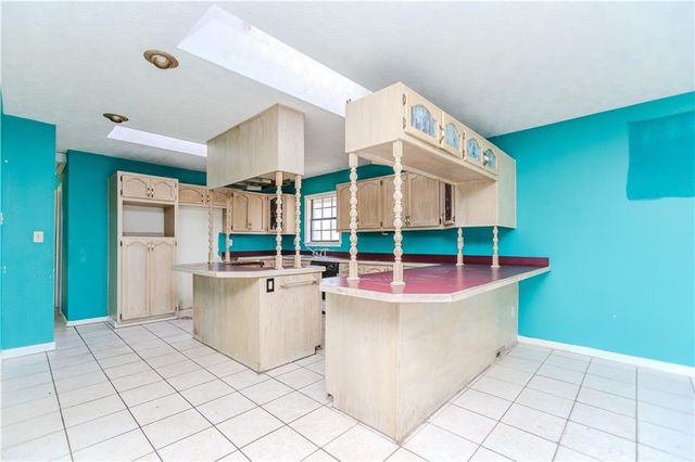 556 Roxbury Drive, Riverdale, GA 30274