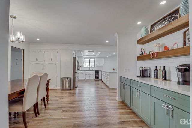 6413 Gina Court, Bakersfield, CA 93308